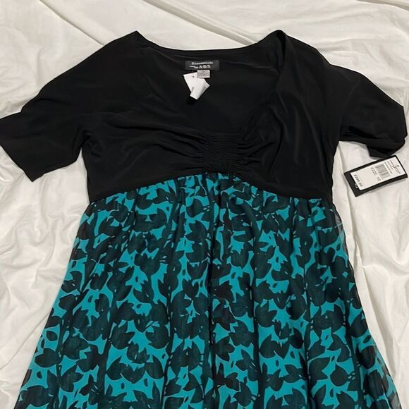 NWT- Essentials by A.B.S. - 10 - Picture 3 of 10